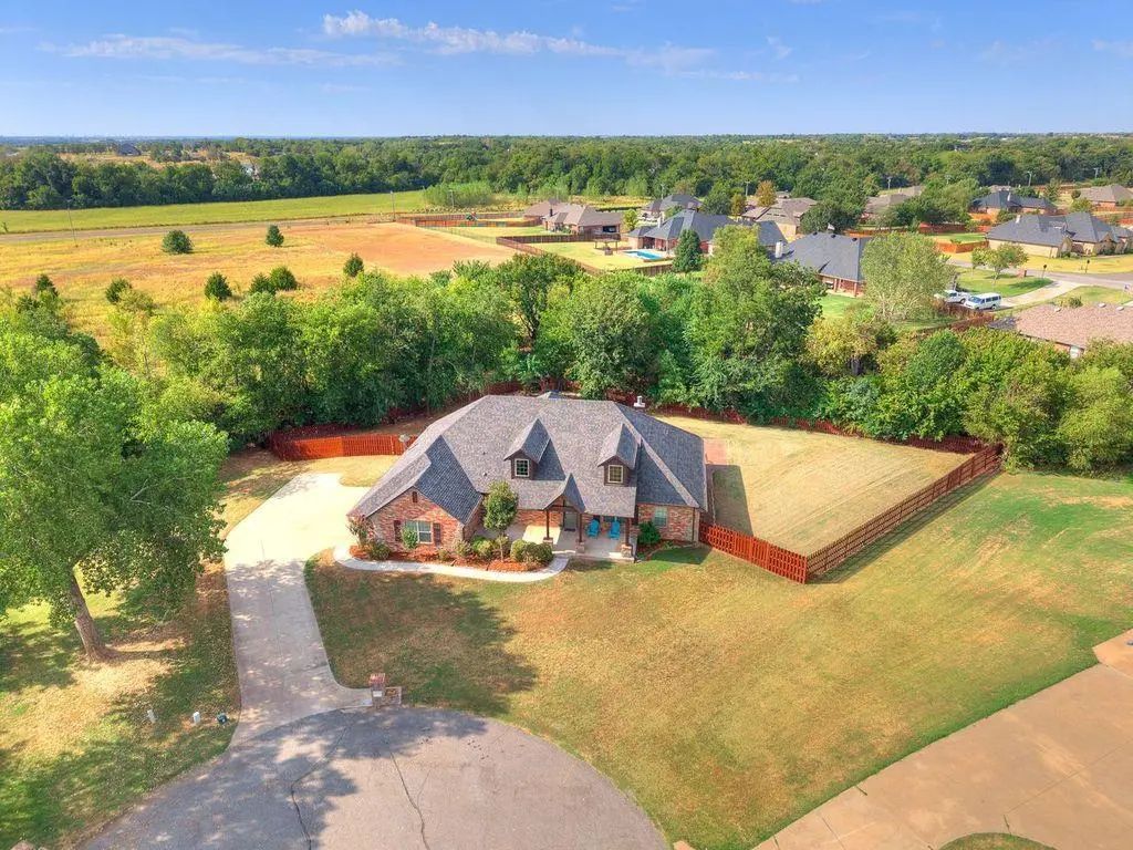 14573 Ashwood Court, Edmond