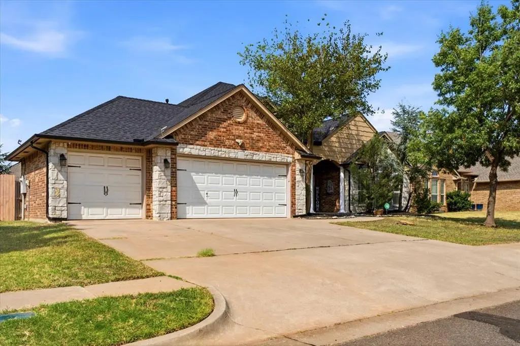 16305 Petaluma Place, Edmond