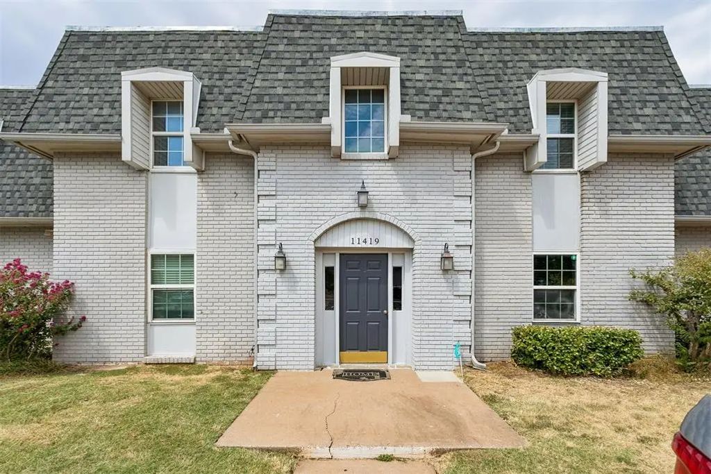 11419 N May Avenue B, Oklahoma City