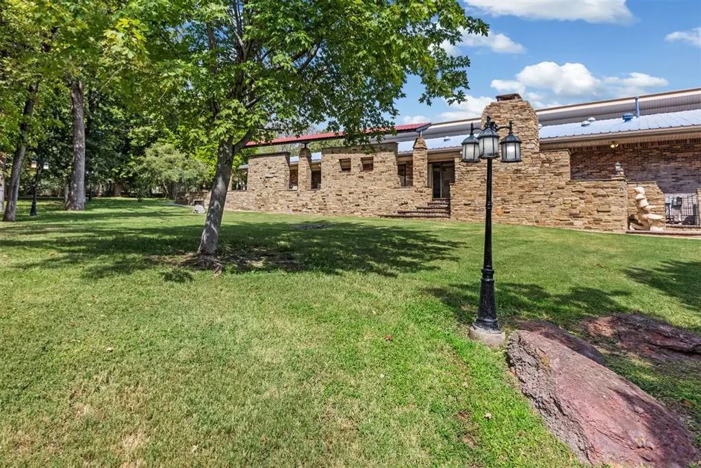 4805 Oakdale Farm Road, Edmond