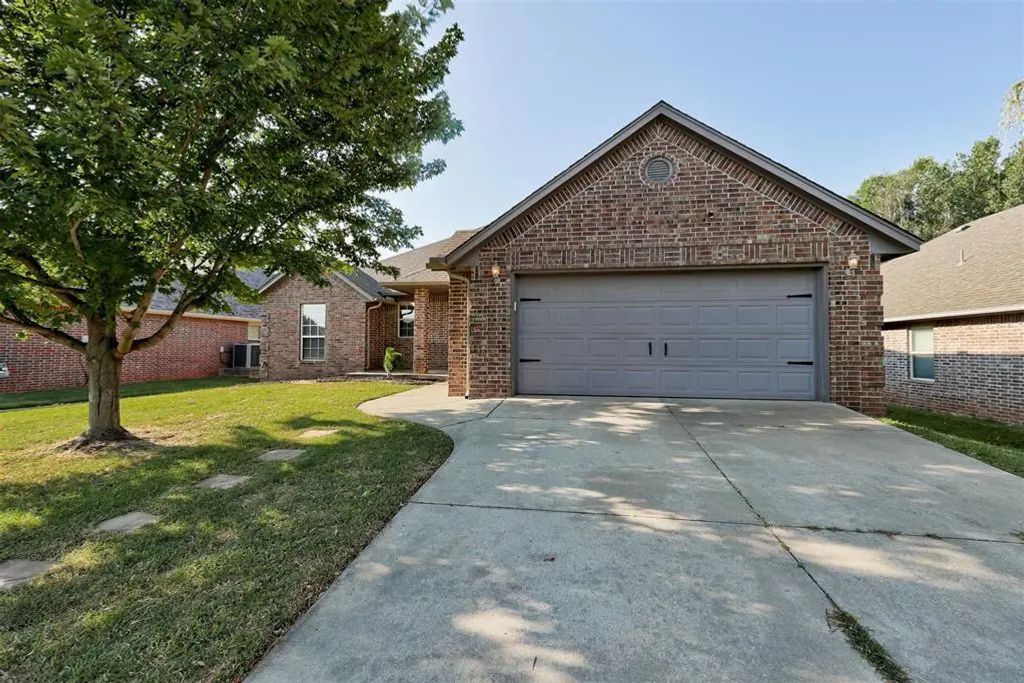 1716 Kamber Terrace, Edmond