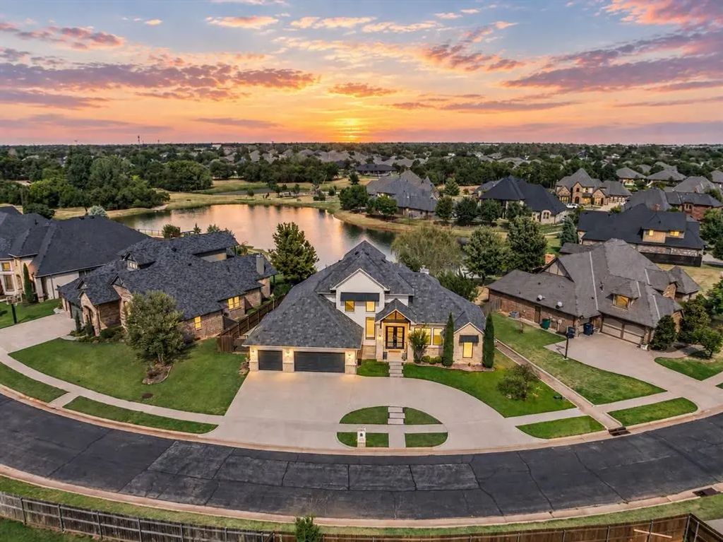 15400 Kestral Park Court, Edmond