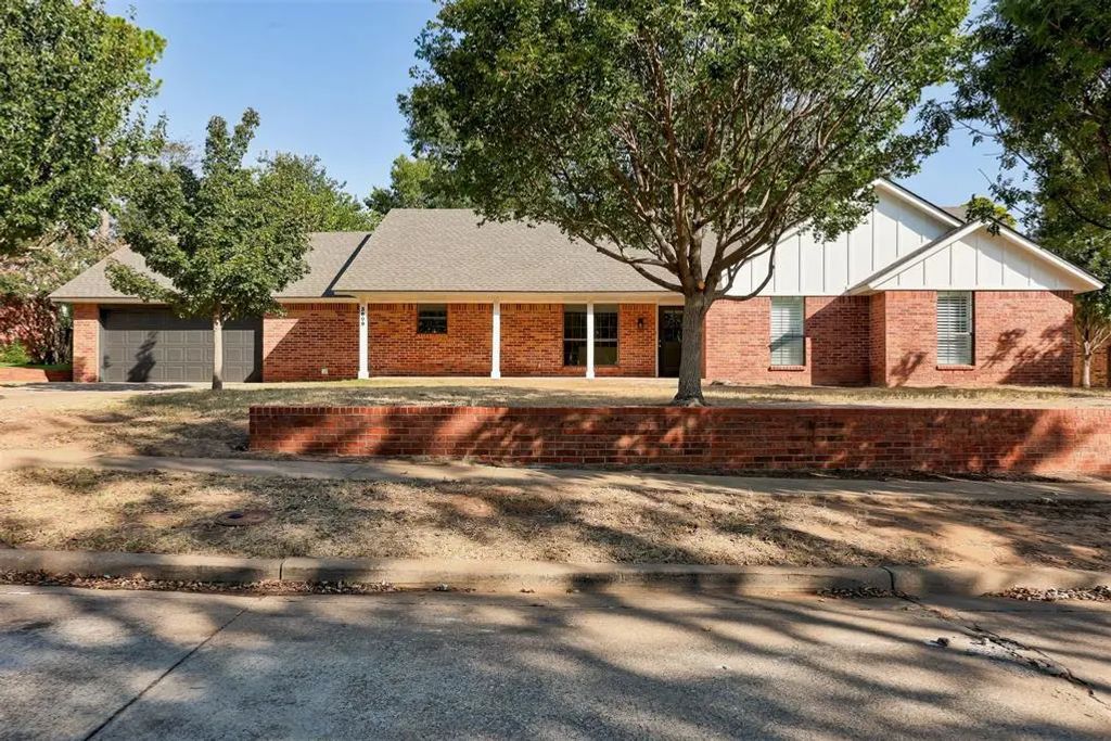 3809 Cedarbrook Drive, Norman