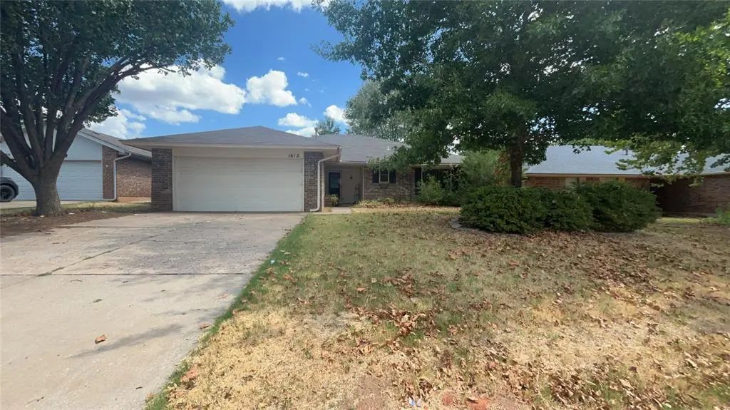 1612 Green Leaf Circle, Edmond