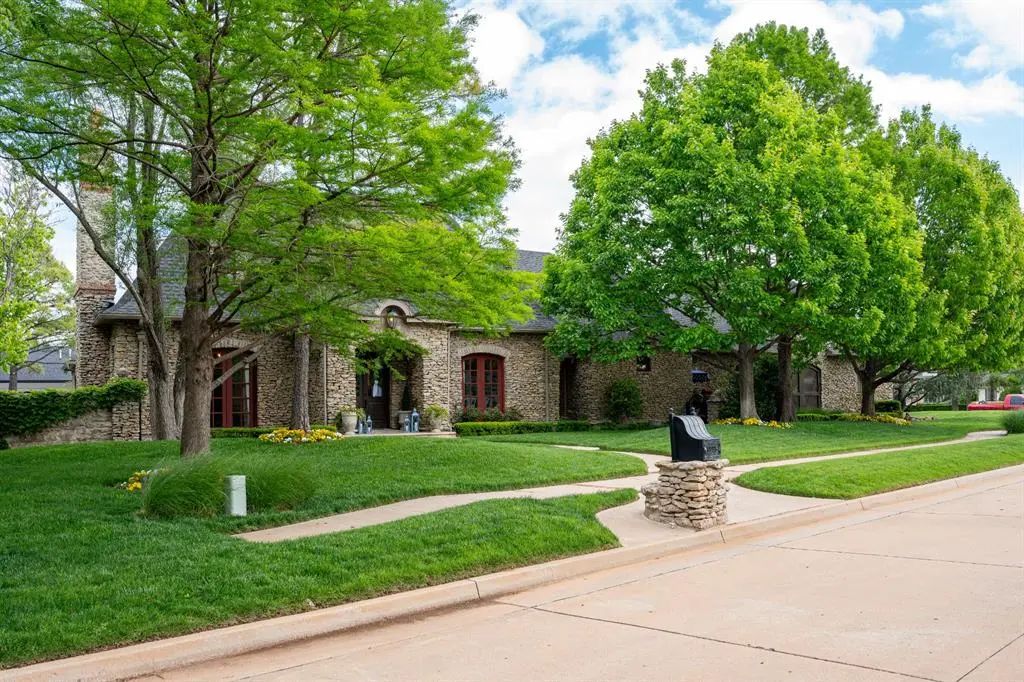 1225 Blue Wister Cove, Edmond