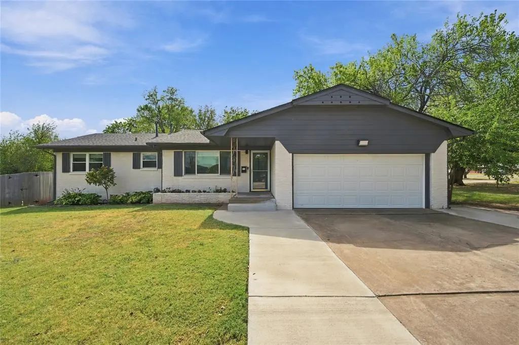 2000 S Boulevard, Edmond