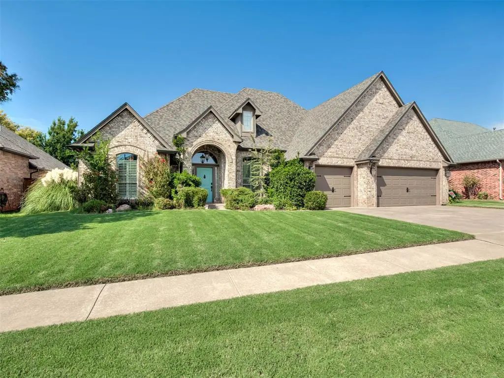 17021 Holly Burn Circle, Edmond