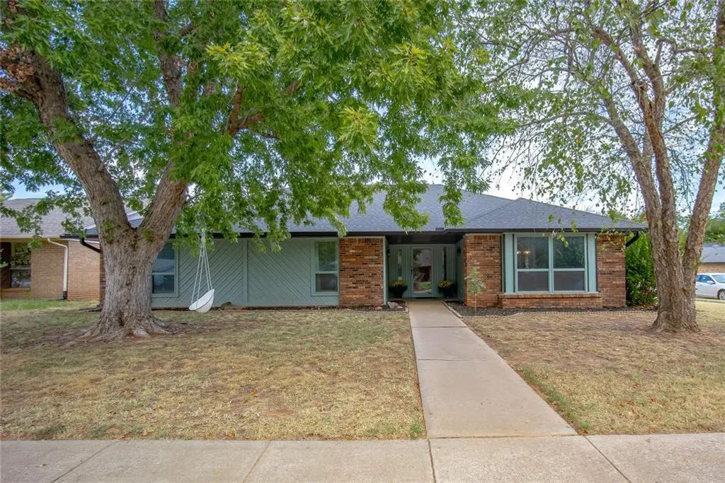 1724 Still Water Lane, Edmond