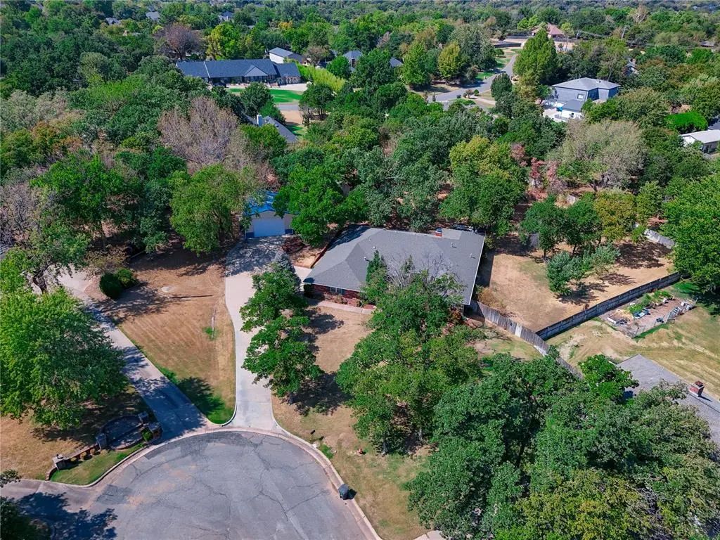 3401 Carriage Way, Edmond