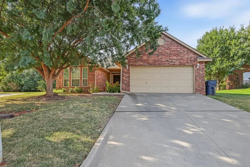 15601 Traditions Drive, Edmond