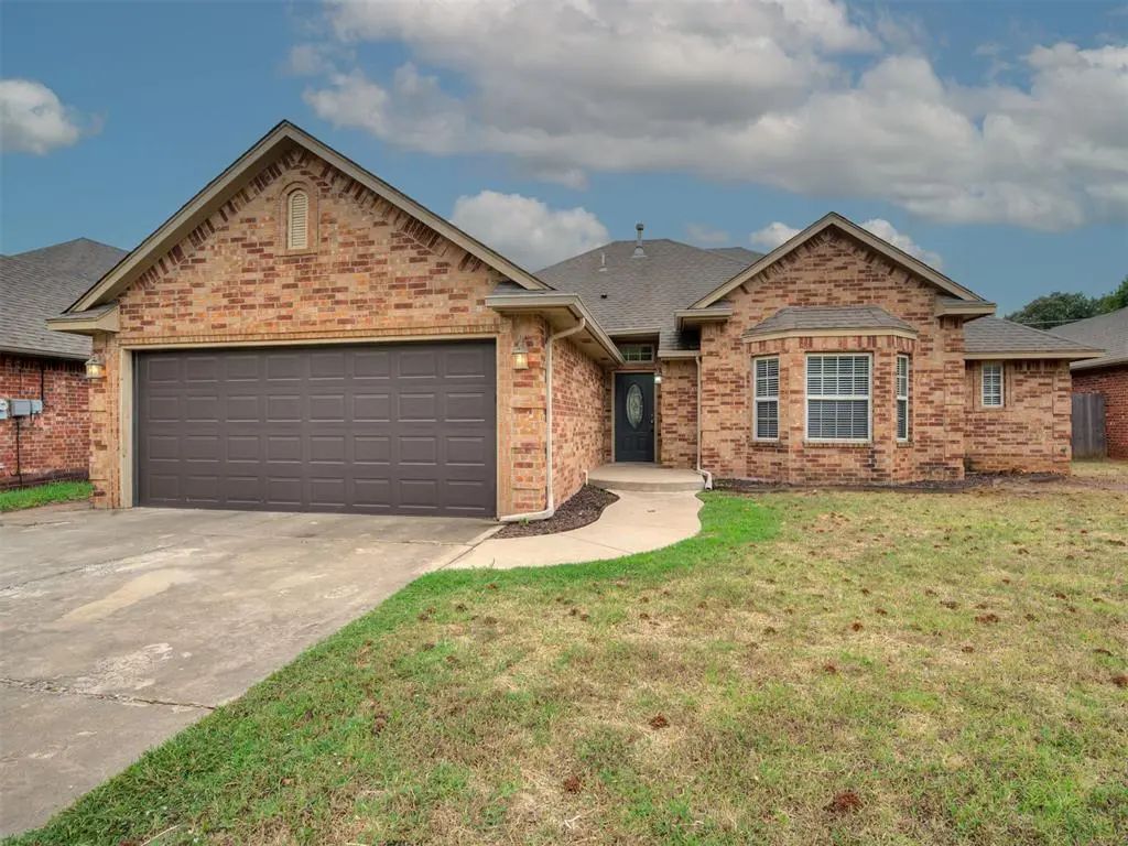 2308 Naples Way, Edmond