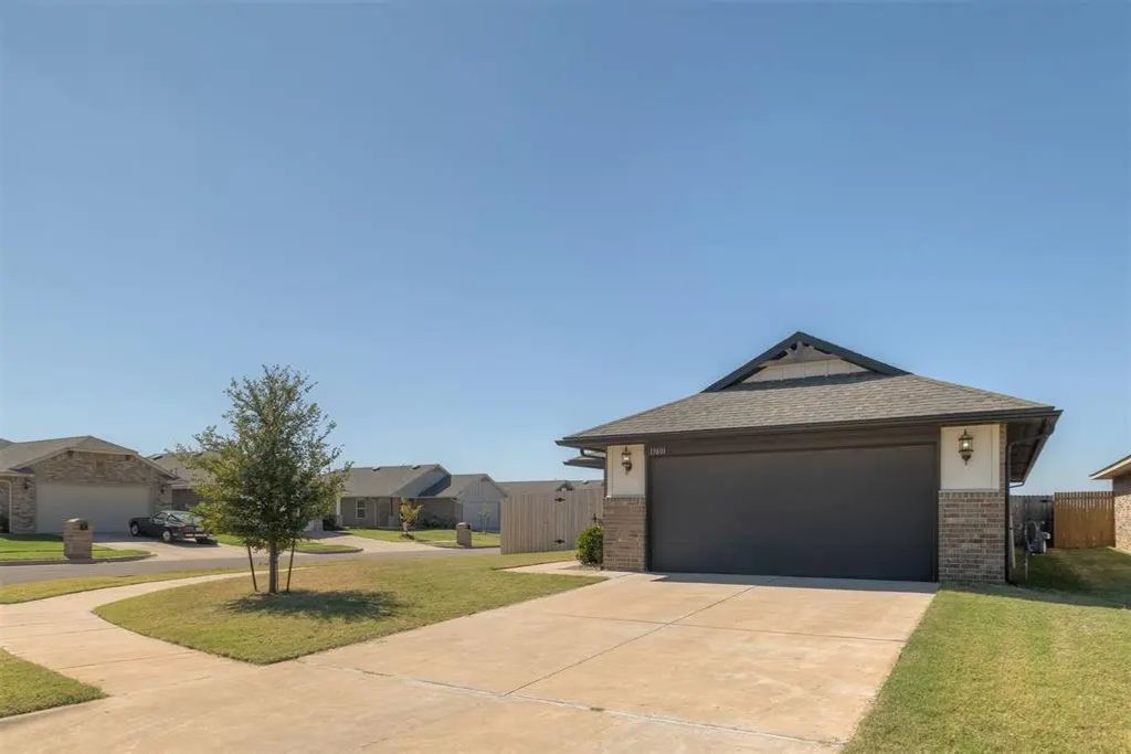 19601 Brookville Drive, Edmond