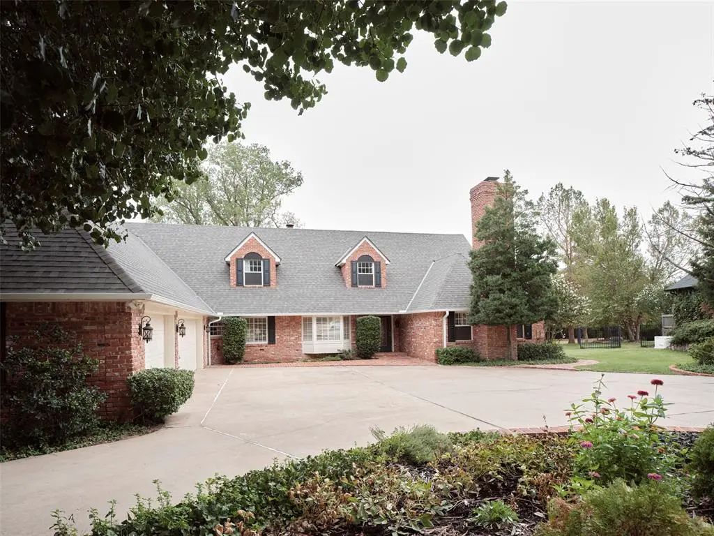 6004 Muirfield Drive, Edmond