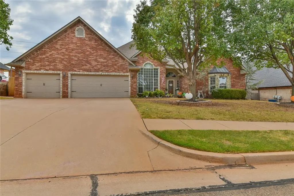 3308 Huntsman Court, Edmond