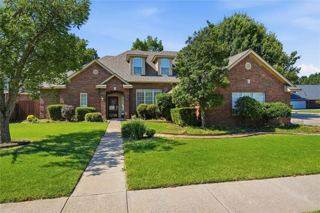 MLS #1251472 for Sale at 4328 Harrogate Drive, in the city of Norman, 73072