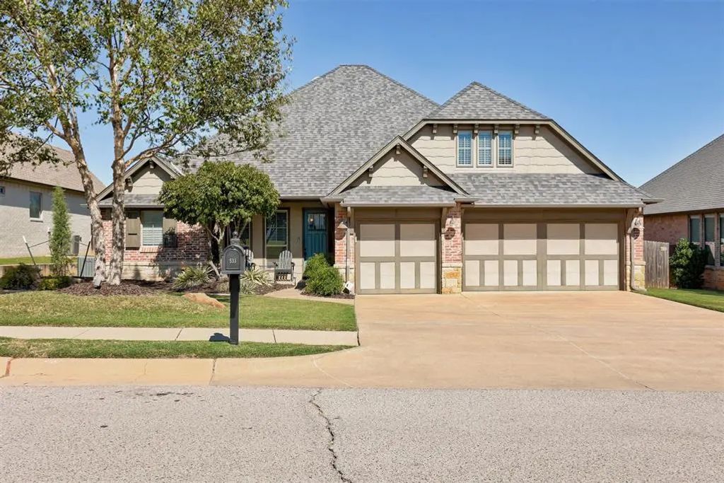533 Newport Bridge Drive, Edmond