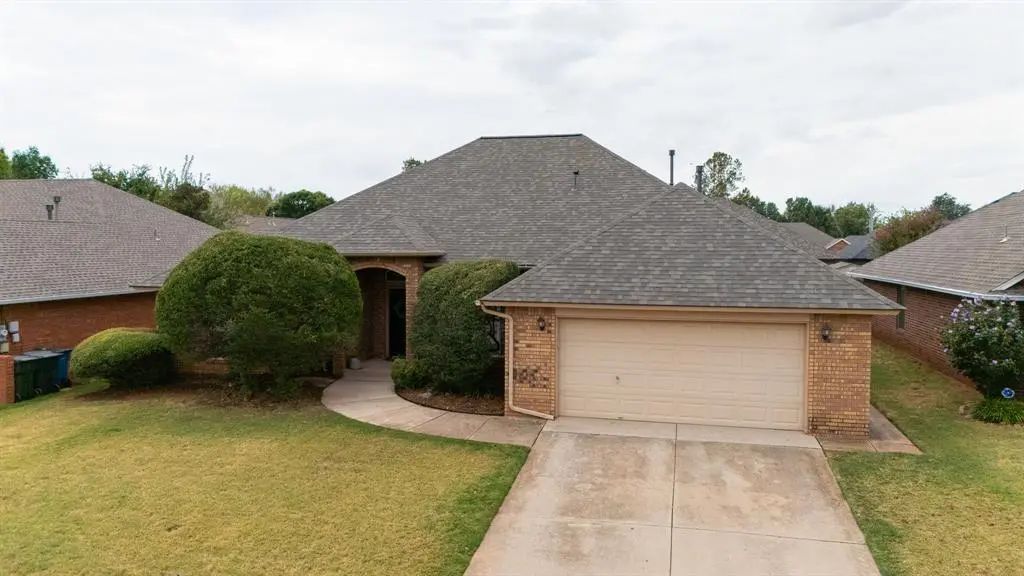 1112 Copperfield Drive, Edmond