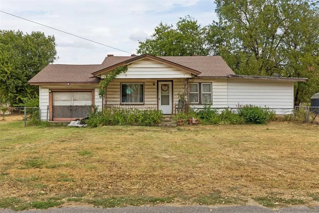 MLS #1251648 for Sale at 4000 Lawn Drive, in the city of Del City, 73115