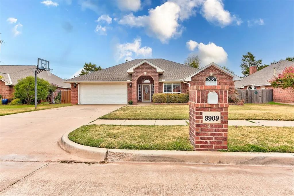 Norman Homes for Sale in the neighborhood of Castlerock 4 in the Zipcode of 73072