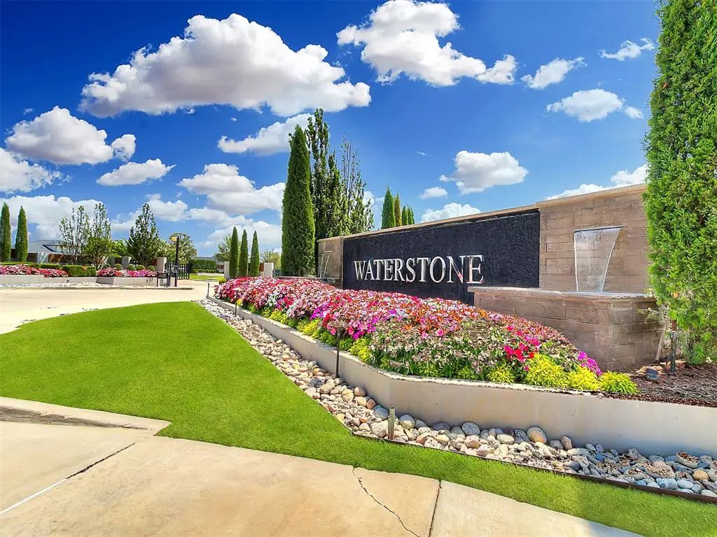 15616 Waterstone Way, Edmond