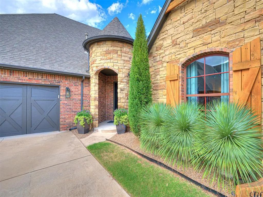 1065 Villas Creek Drive, Edmond