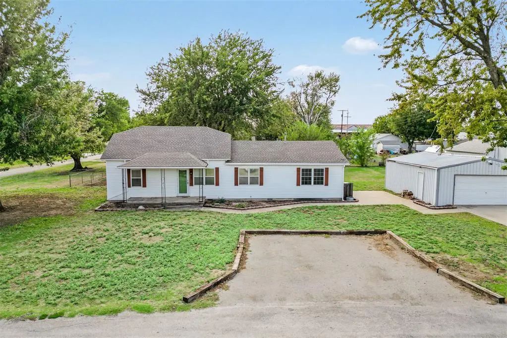 207 Sw 9th Street, Minco, OK, 73059 For Sale