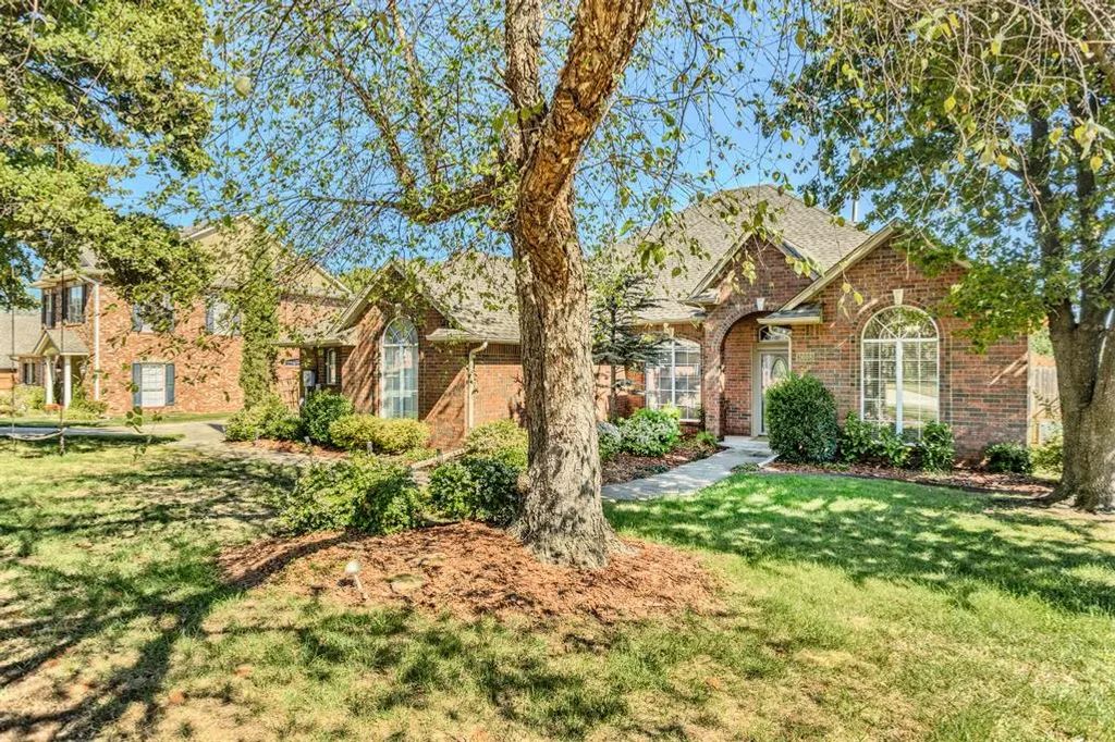 3608 Equestrian Court, Edmond