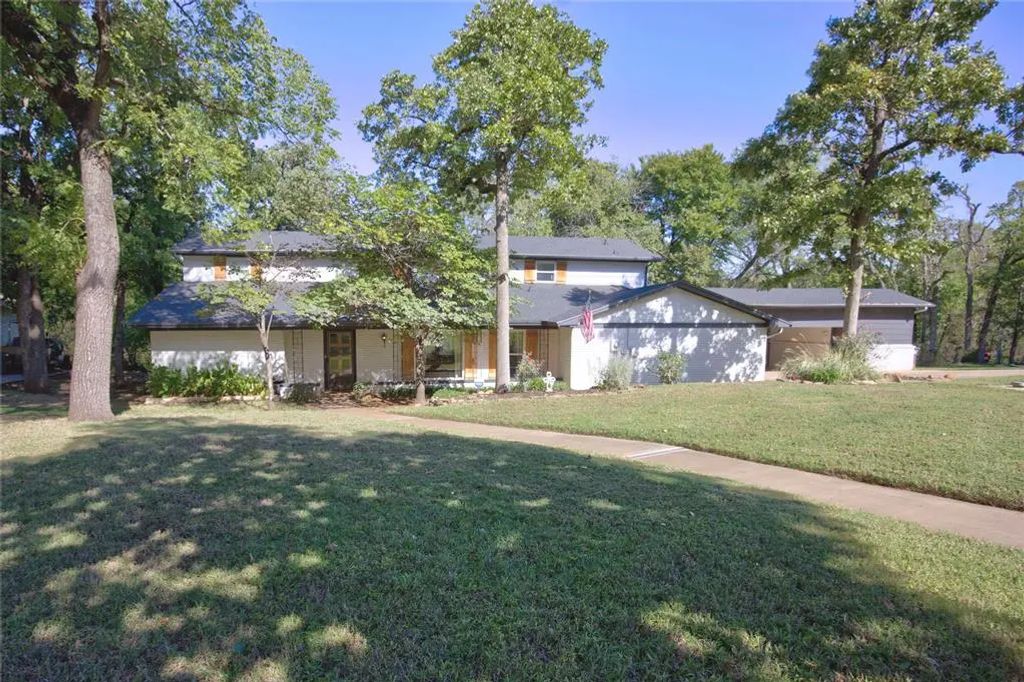 4008 Creekwood, Edmond