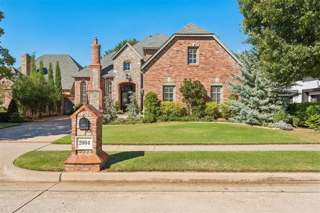 2004 Wyckham Place, Norman