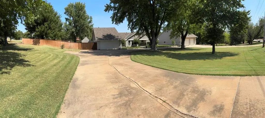 1611 E Coffee Creek Road, Edmond