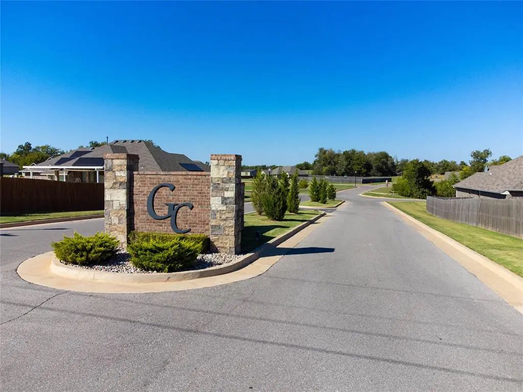 Residential Real Estate for Sale located in the neighborhood of Gentry Crossing 2, in the city of Oklahoma City, OK