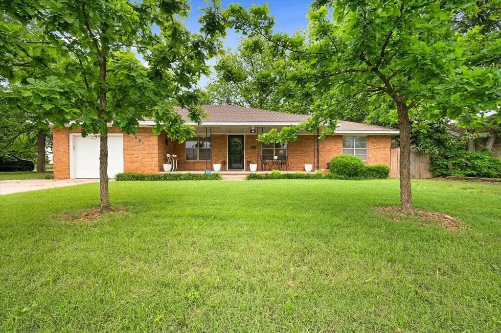 Residential Real Estate for Sale at 601 S Findlay Avenue in the city of Norman by MLS #1252861