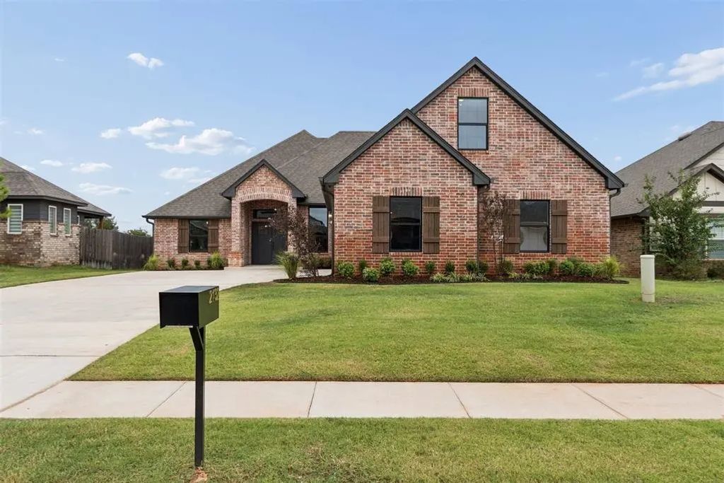 2132 Santa Monica Street, Edmond