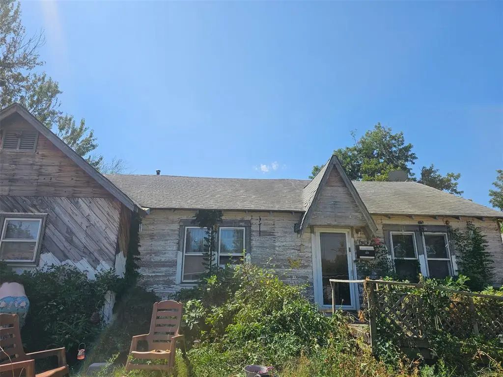 Residential Real Estate for Sale located in the neighborhood of Surbers Second Add, in the city of Edmond, OK