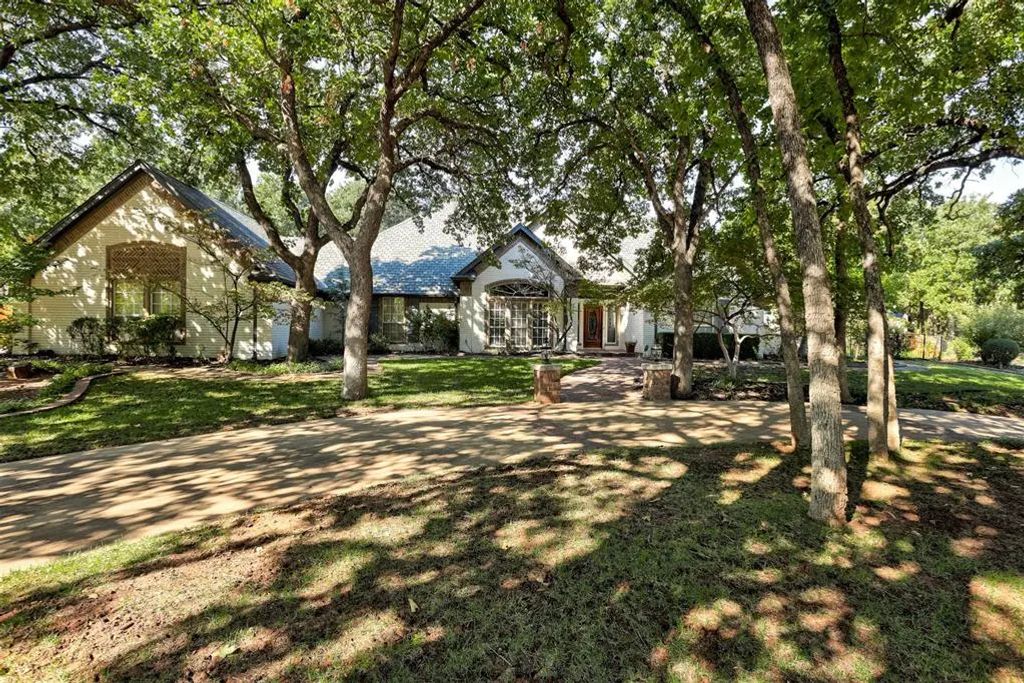 1823 Oak Forest Drive, Edmond