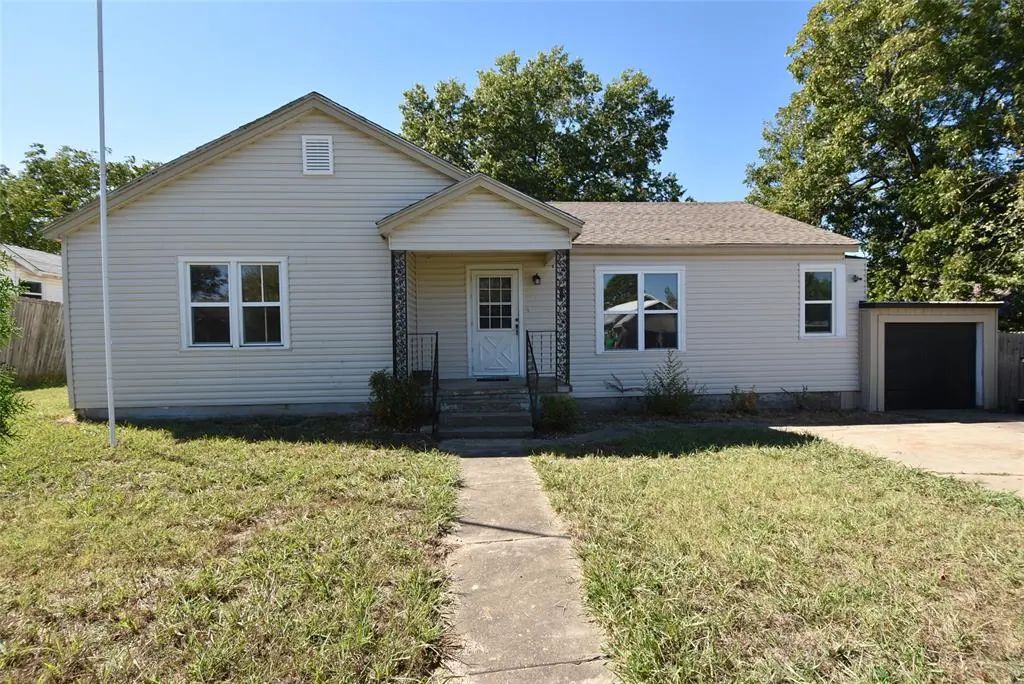 Homes for Sale located at 1323 Roosevelt Street, in the city of Seminole, OK 74868