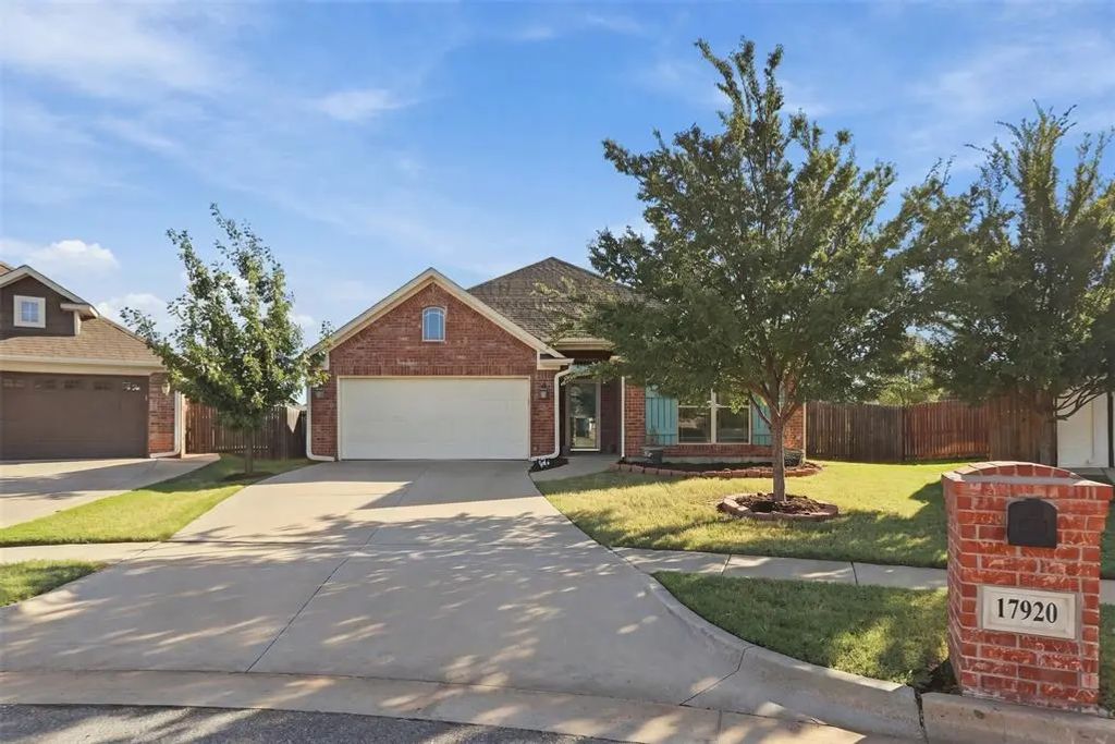 17920 Marron Drive, Edmond