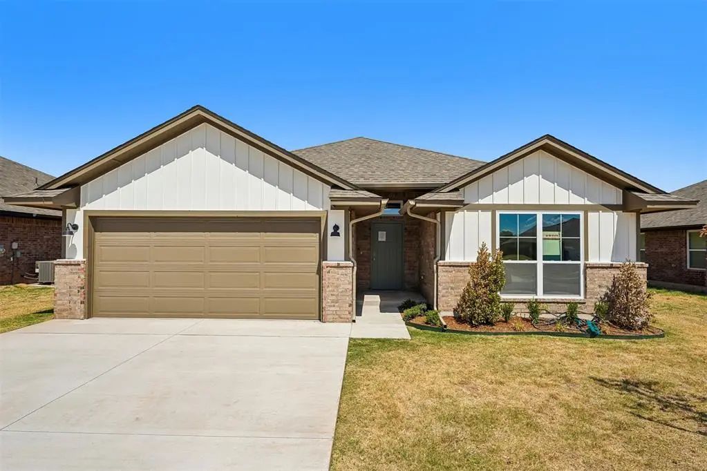 Residential Real Estate for Sale located in the neighborhood of Farmington, in the city of Newcastle, OK