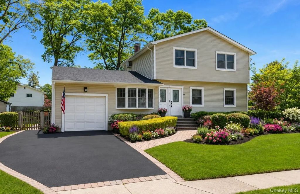 46 39th Street, Islip