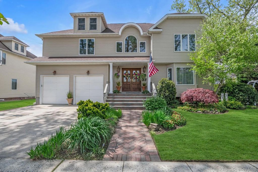 110 Union Place, Lynbrook