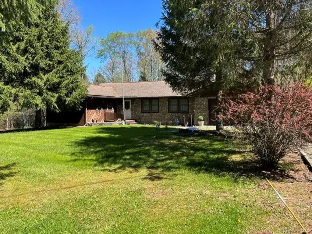 3226 State Route 52, White Sulphur Spring