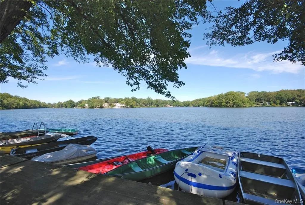 41 Waterside Close, Eastchester