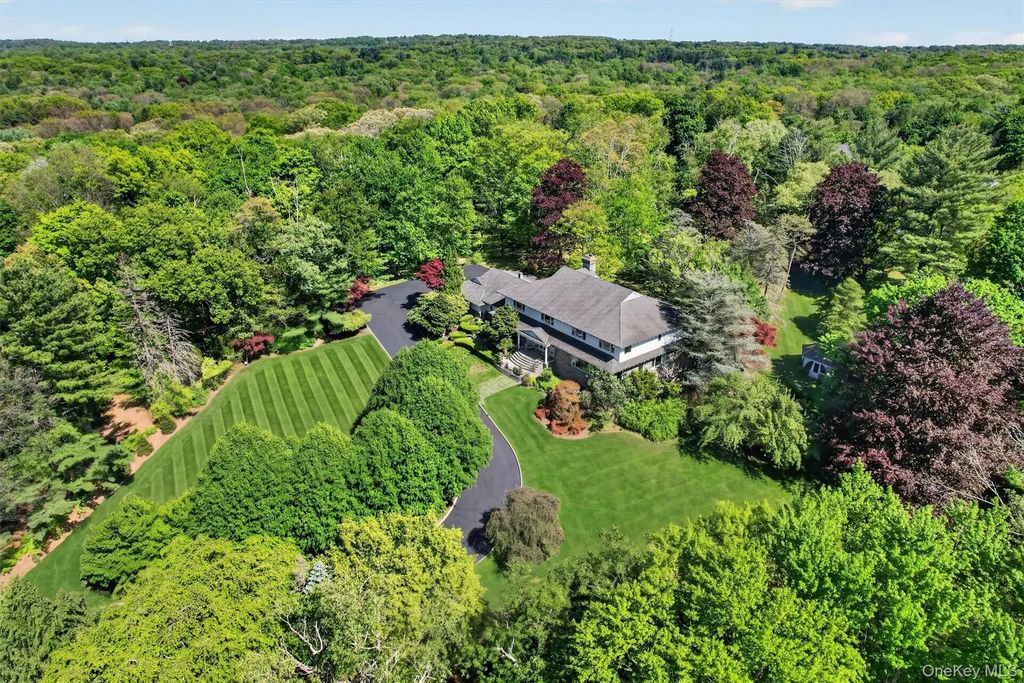 20 Moriah Lane, Montebello