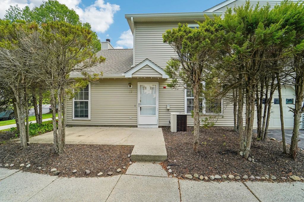 50 Olde Wagon Road, Warwick