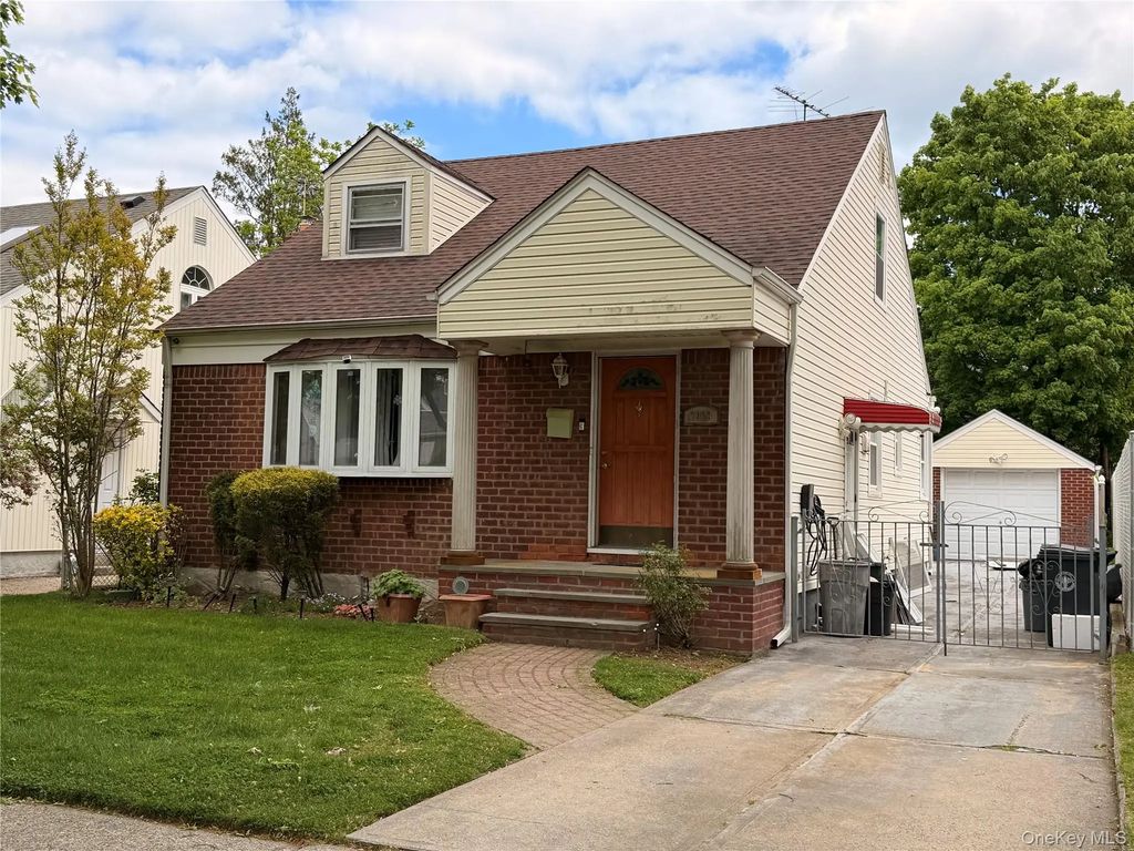 79-23 267th Street, Floral Park