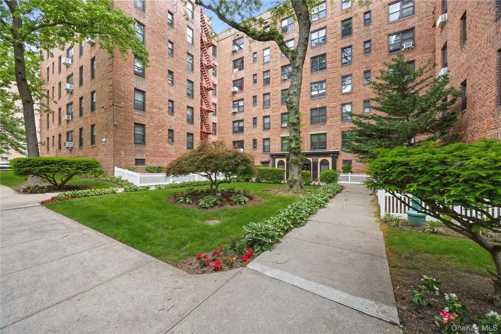 83-20 98 Street # 4e, Woodhaven