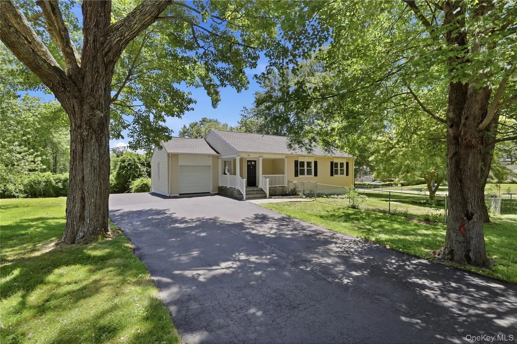 31 Larkspur Drive, Brewster