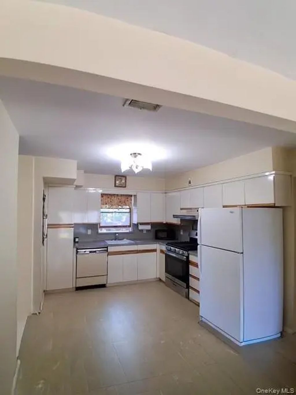 37 Acorn Place, Lynbrook
