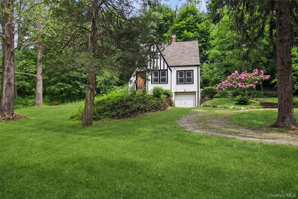 106 Broadway, Hopewell Junction