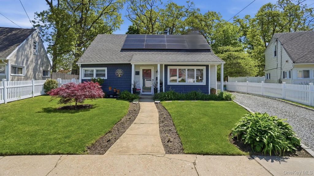 204 Denton Place, Roosevelt